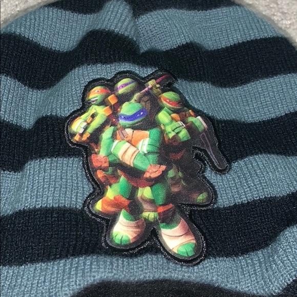 Set of Toddler Winter Hats and mittens - Picture 8 of 10